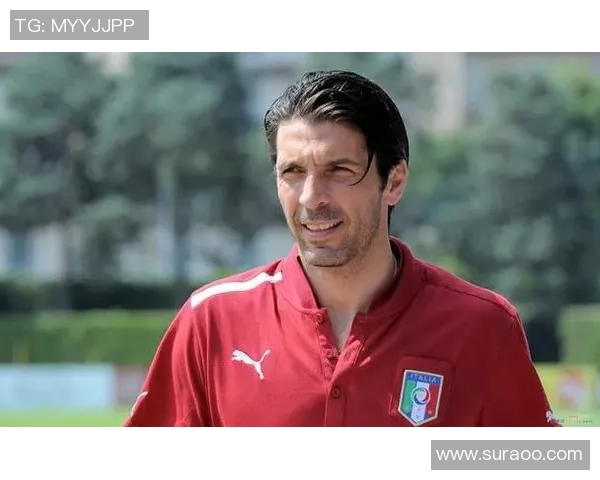 快50岁足球明星重返赛场挑战自我展现不老传奇风采